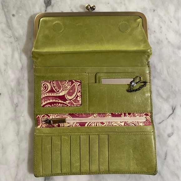 Hobo Women’s Leather Wallet - Light Green, Paisley Lining 🌿💫 - Picture 3 of 13